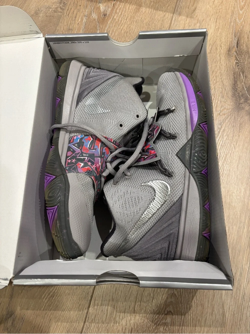 Nike Kyrie 5 Size 6.5Y